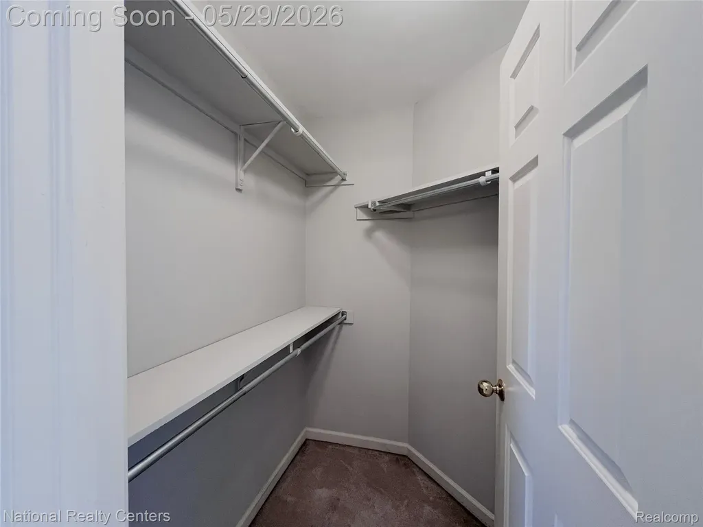 2056 Somerville Rochester Hills City MI 48307