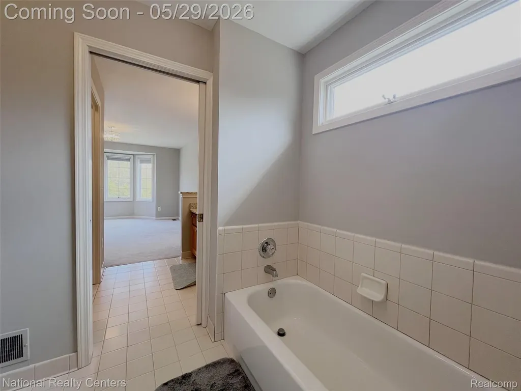 2056 Somerville Rochester Hills City MI 48307