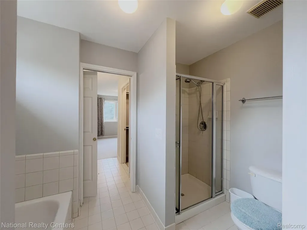 2056 Somerville Rochester Hills City MI 48307