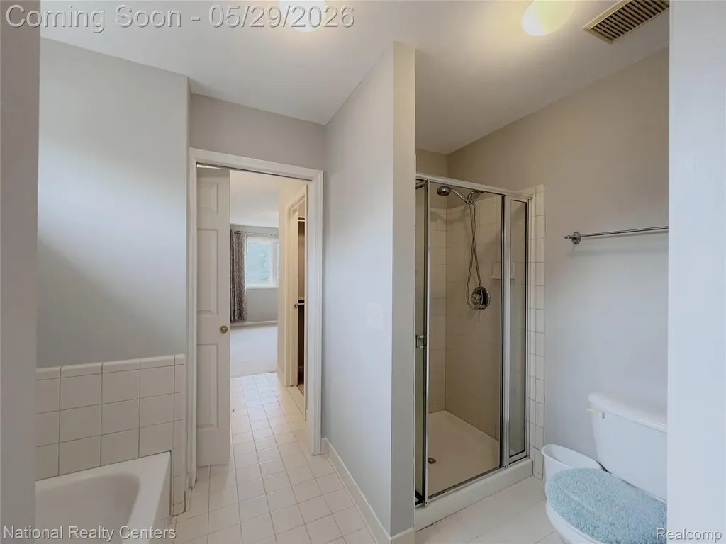 2056 Somerville Rochester Hills City MI 48307