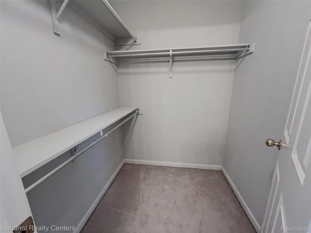 2056 Somerville Rochester Hills City MI 48307