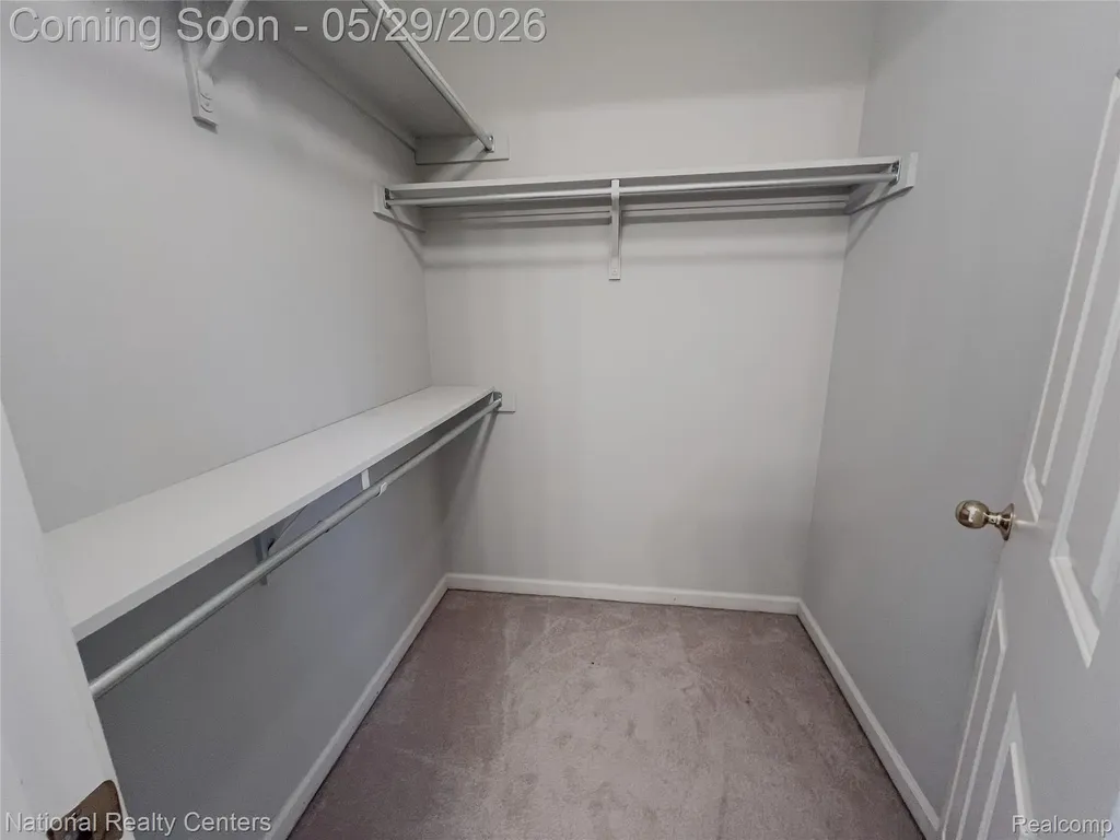 2056 Somerville Rochester Hills City MI 48307