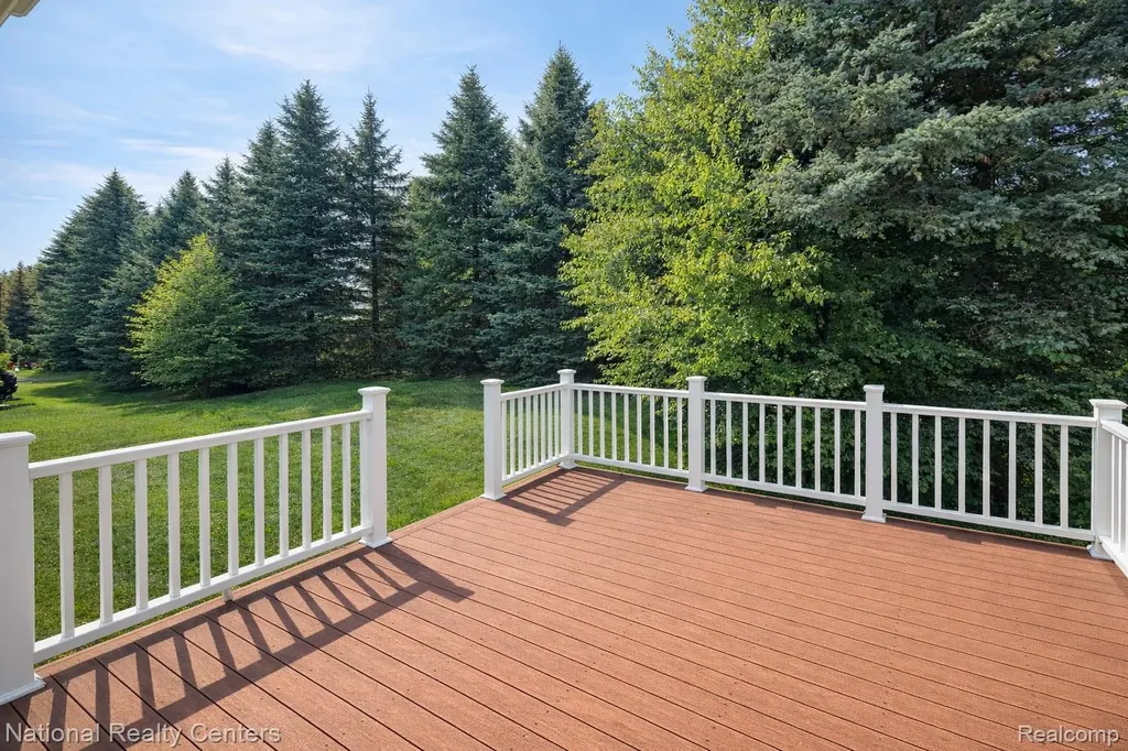 2056 Somerville Rochester Hills City MI 48307