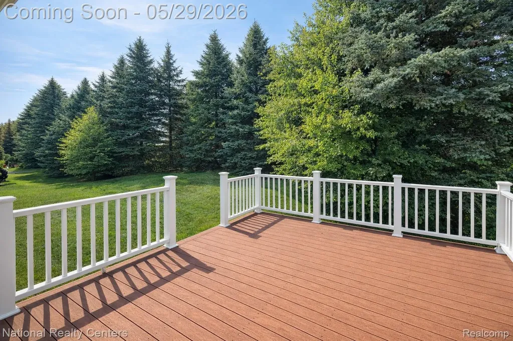 2056 Somerville Rochester Hills City MI 48307