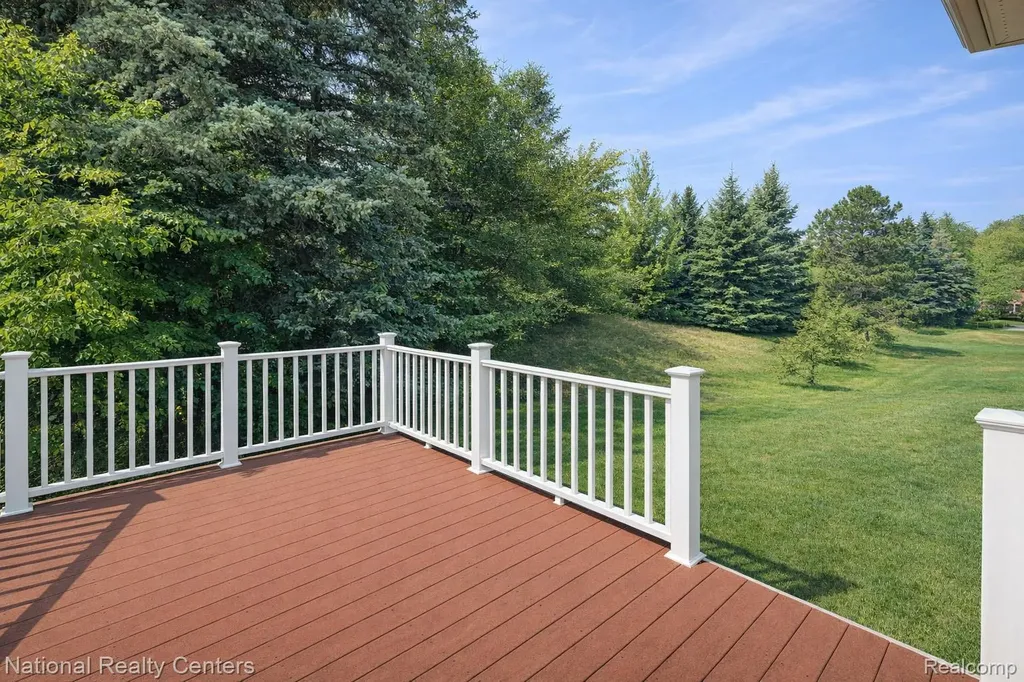 2056 Somerville Rochester Hills City MI 48307