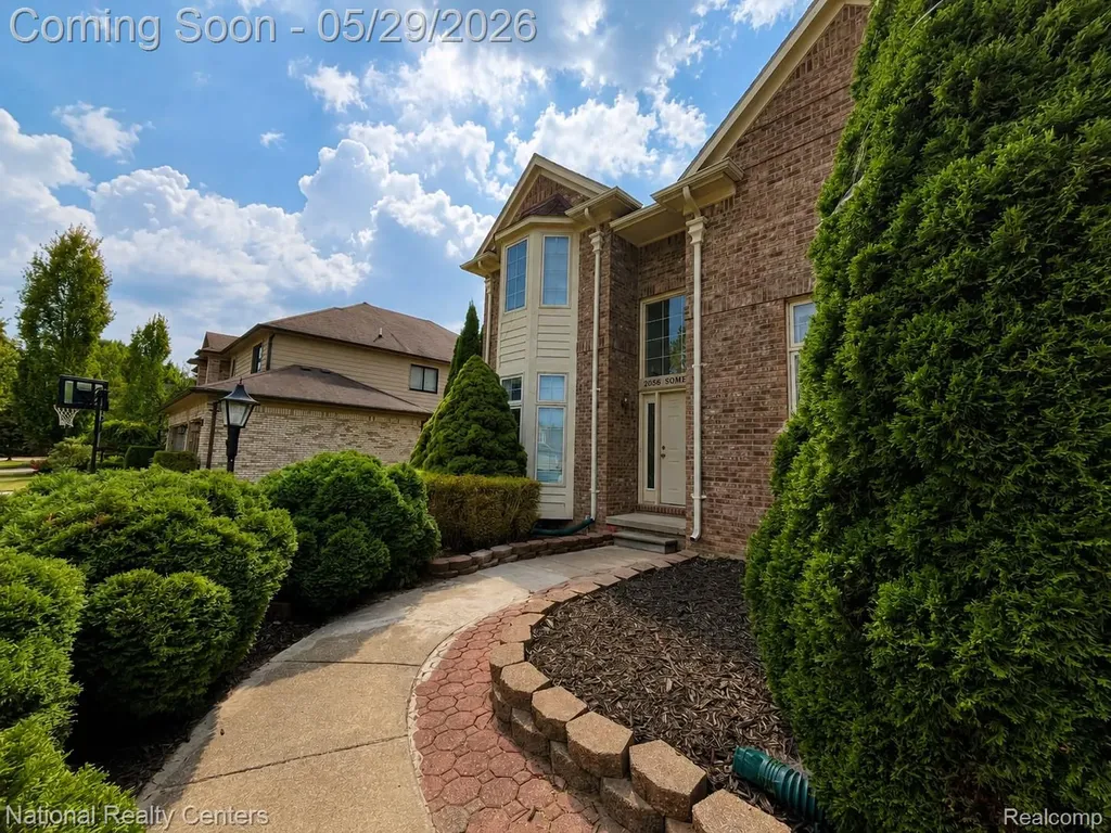 2056 Somerville Rochester Hills City MI 48307
