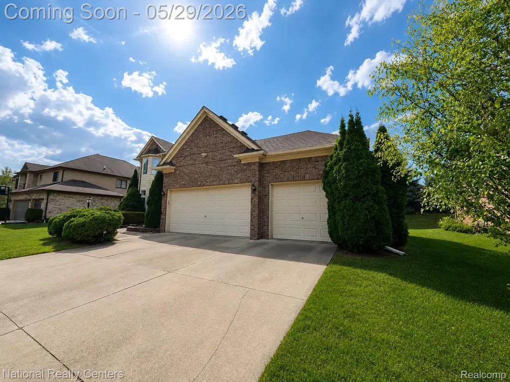 2056 Somerville Rochester Hills City MI 48307