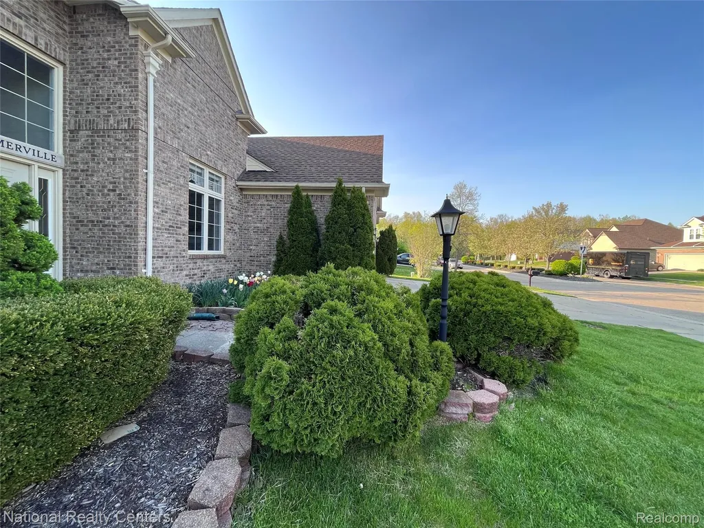 2056 Somerville Rochester Hills City MI 48307