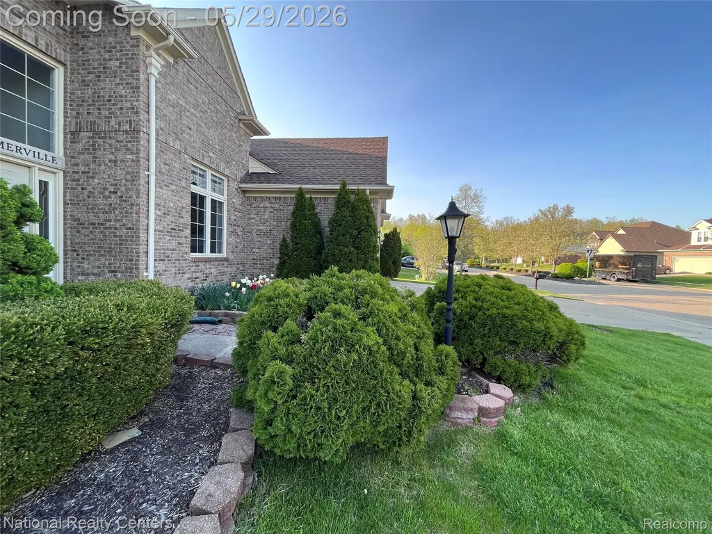 2056 Somerville Rochester Hills City MI 48307