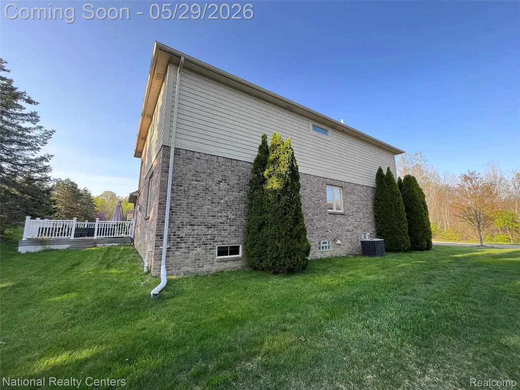 2056 Somerville Rochester Hills City MI 48307