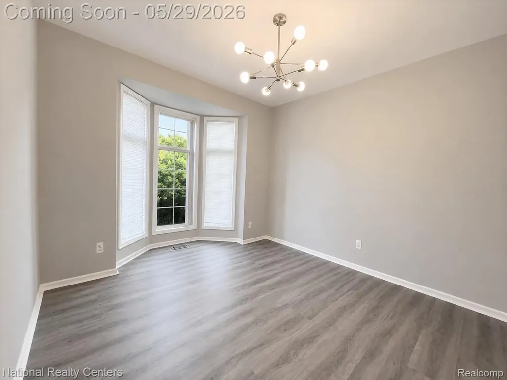 2056 Somerville Rochester Hills City MI 48307