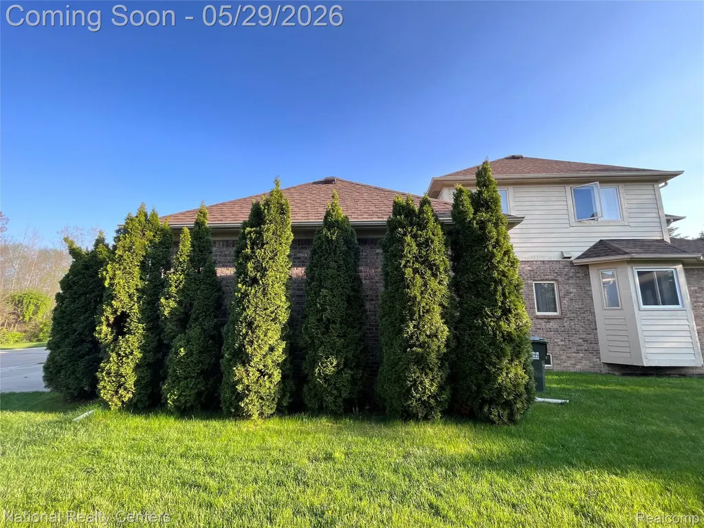 2056 Somerville Rochester Hills City MI 48307