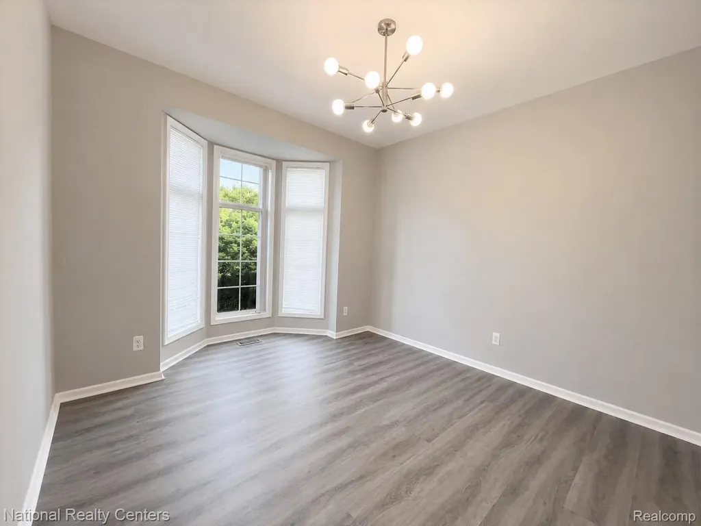 2056 Somerville Rochester Hills City MI 48307