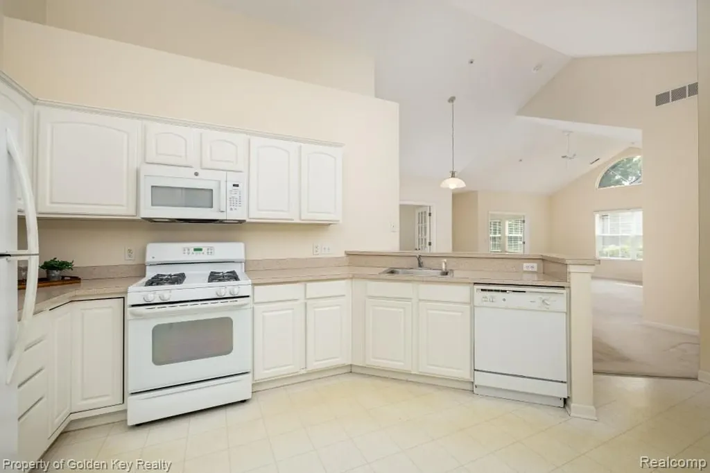1160 Abbey Court Westland City MI 48185