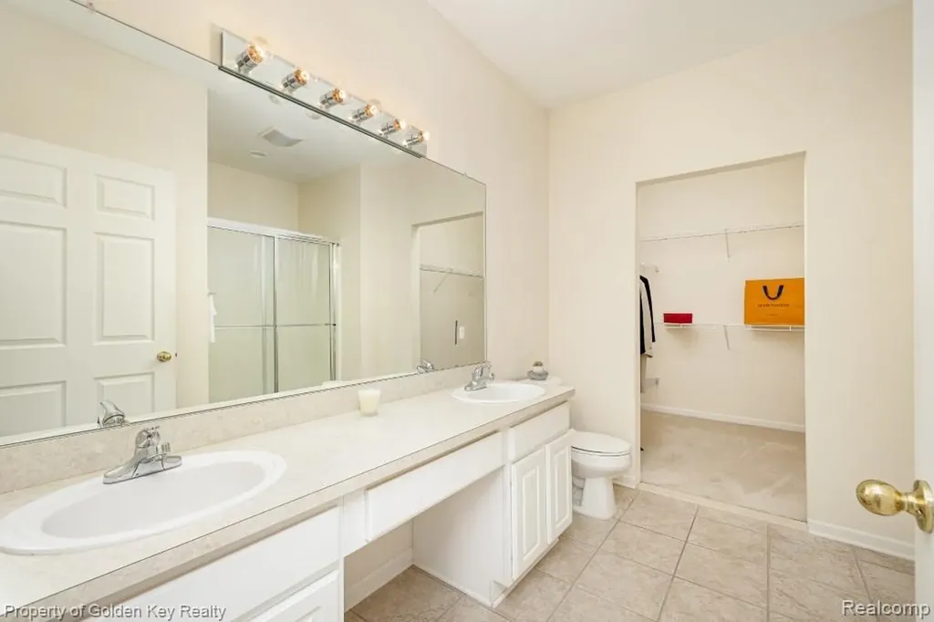 1160 Abbey Court Westland City MI 48185
