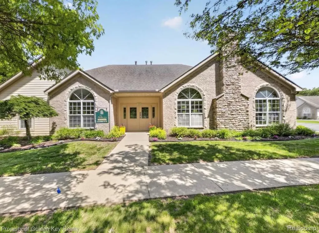 1160 Abbey Court Westland City MI 48185