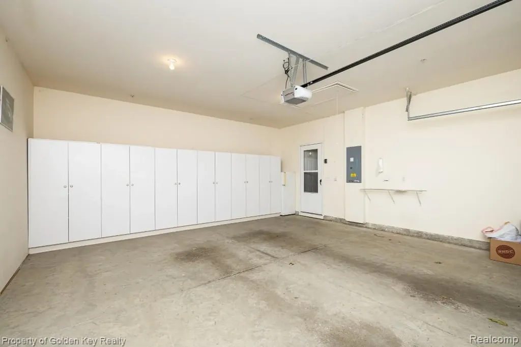 1160 Abbey Court Westland City MI 48185