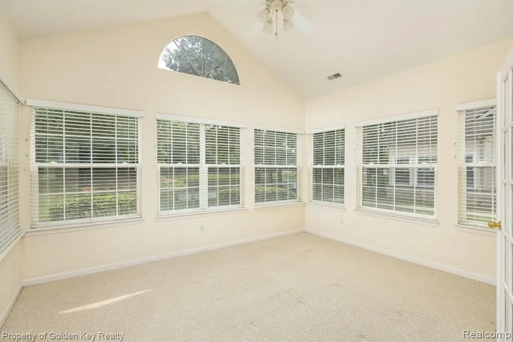 1160 Abbey Court Westland City MI 48185