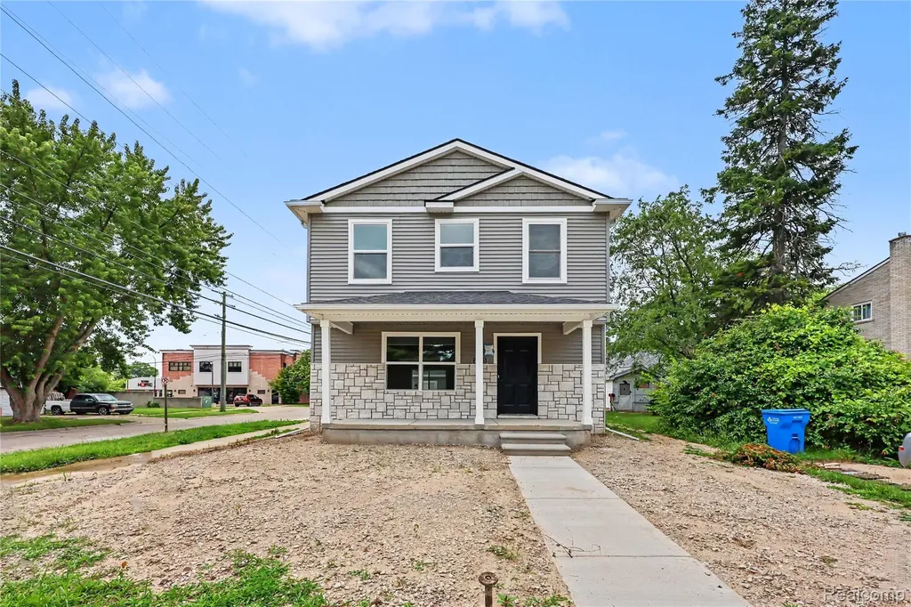 27305 Groveland Street Madison Heights City MI 48071