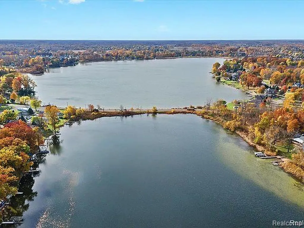 3386 Horrell Court Fenton Charter Township MI 48430