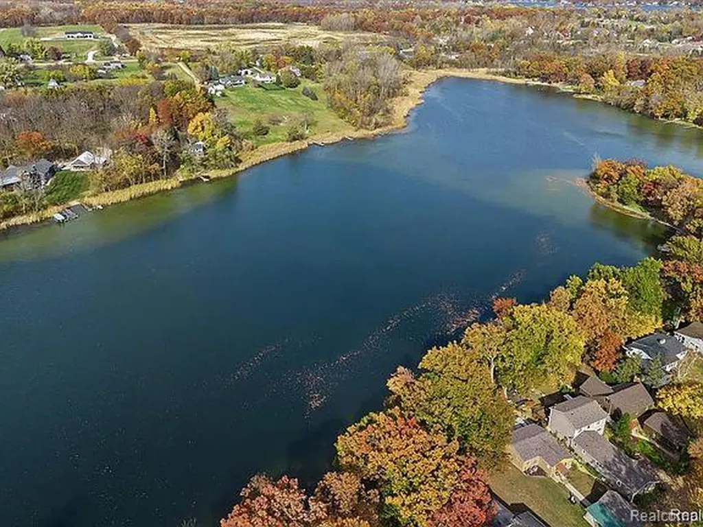 3386 Horrell Court Fenton Charter Township MI 48430