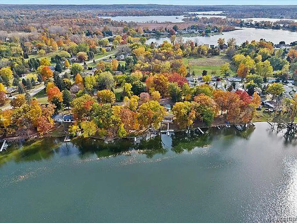 3386 Horrell Court Fenton Charter Township MI 48430
