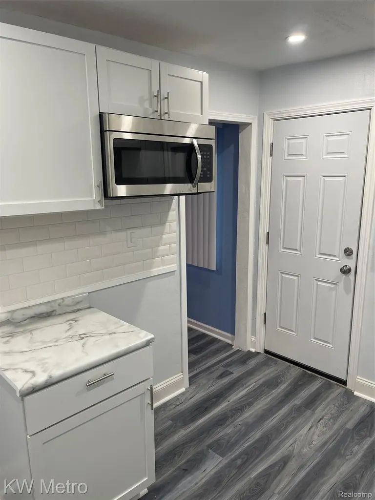 8559-8563 Wyoming Avenue S Detroit City MI 48204