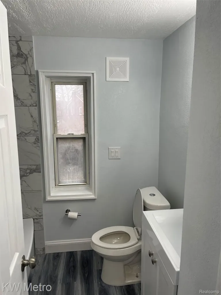 8559-8563 Wyoming Avenue S Detroit City MI 48204