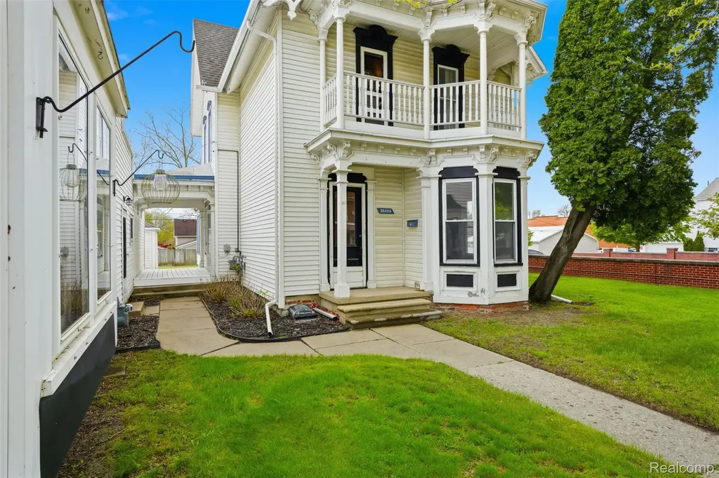 26249 E Huron River Drive Flat Rock City MI 48134