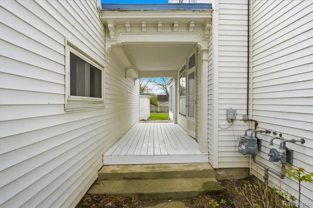 26249 E Huron River Drive Flat Rock City MI 48134