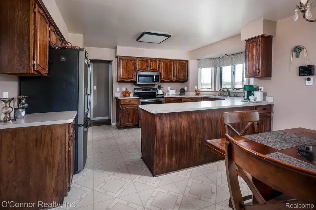7978 Frith Road Columbus Township MI 48063