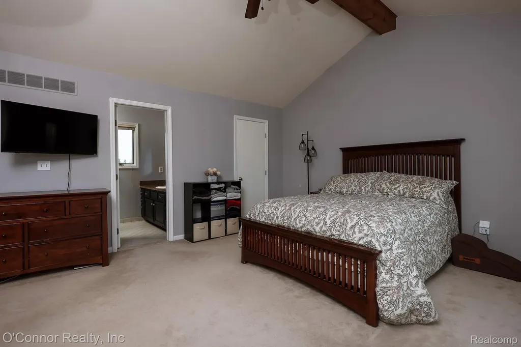 7978 Frith Road Columbus Township MI 48063