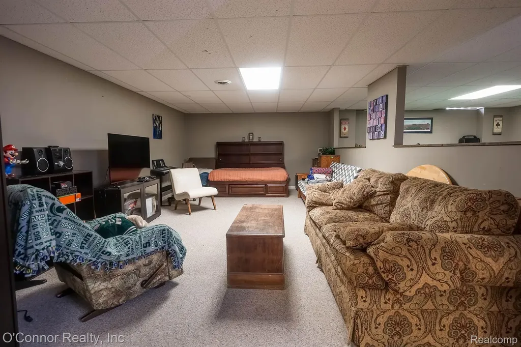 7978 Frith Road Columbus Township MI 48063