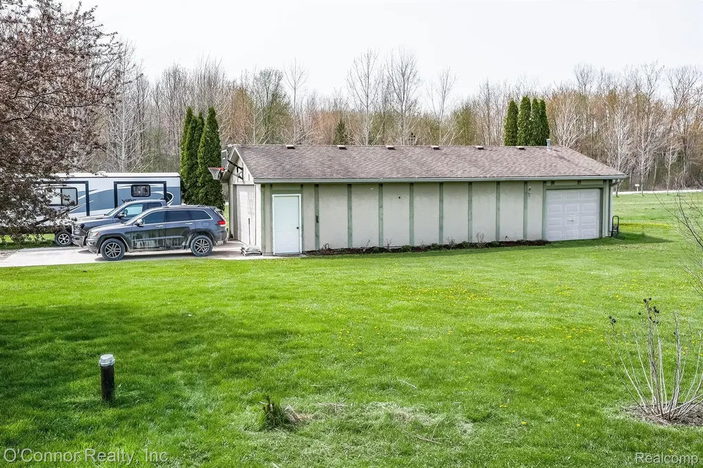 7978 Frith Road Columbus Township MI 48063
