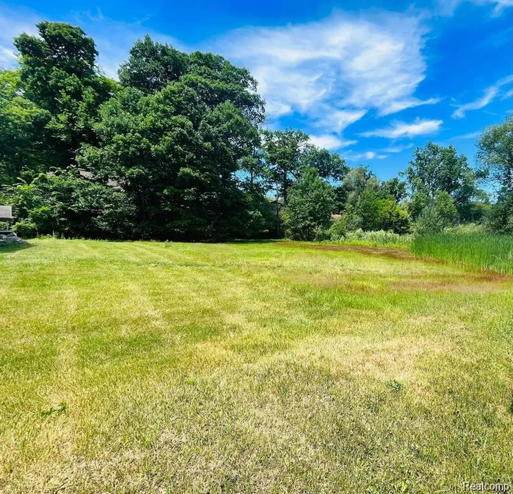 Lot 94 Hiller Road West Bloomfield Charter Township MI 48324