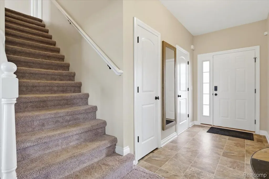 8131 Peninsula Circle Grand Blanc City MI 48439