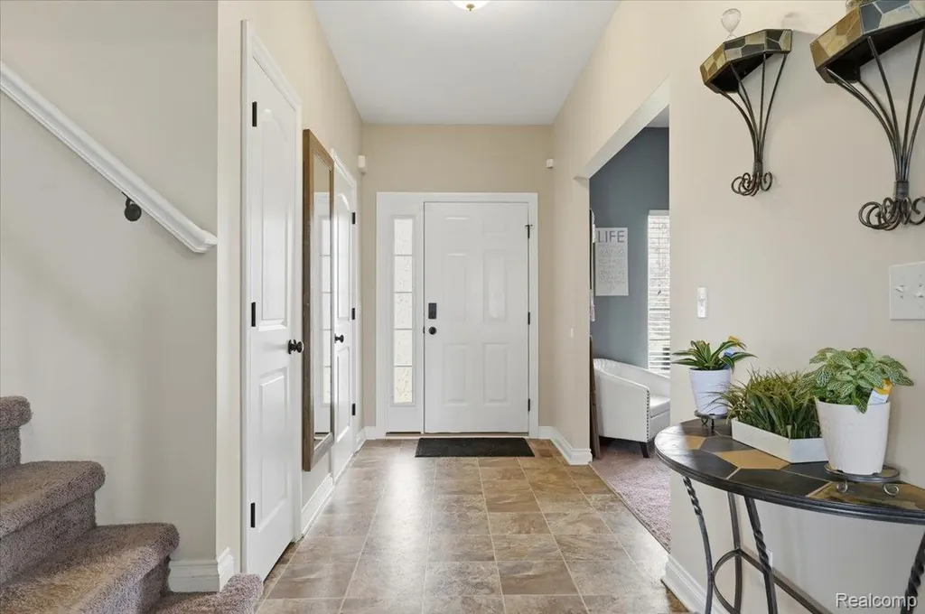 8131 Peninsula Circle Grand Blanc City MI 48439