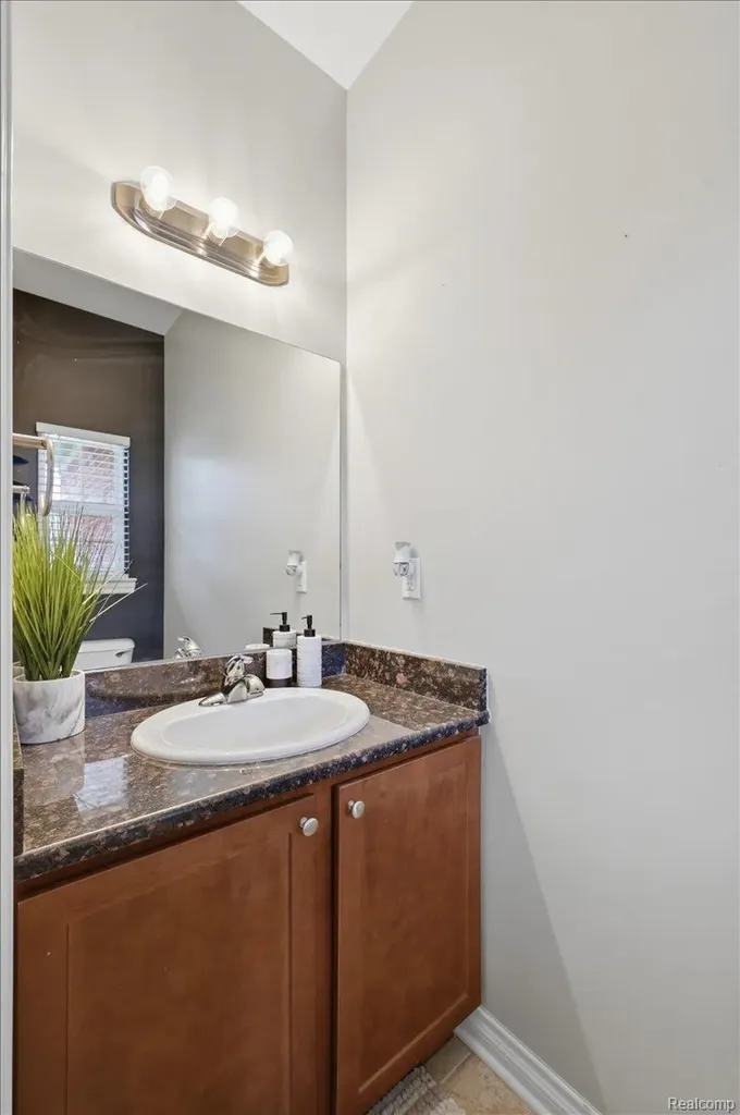 8131 Peninsula Circle Grand Blanc City MI 48439