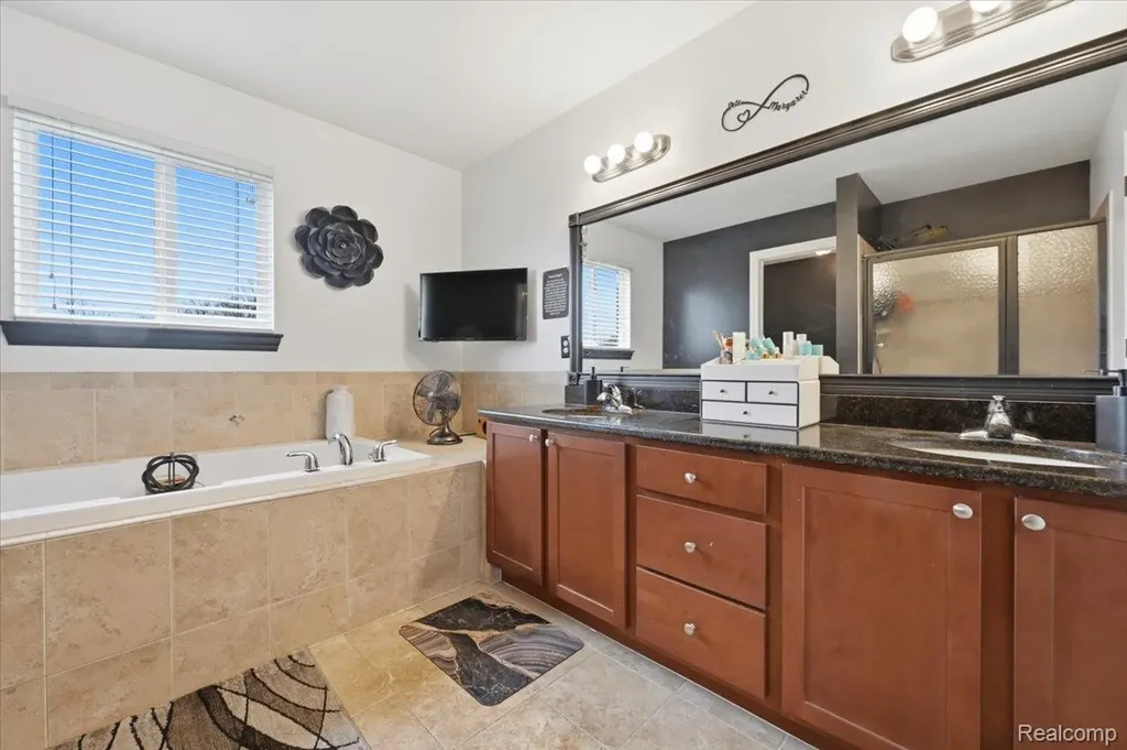 8131 Peninsula Circle Grand Blanc City MI 48439