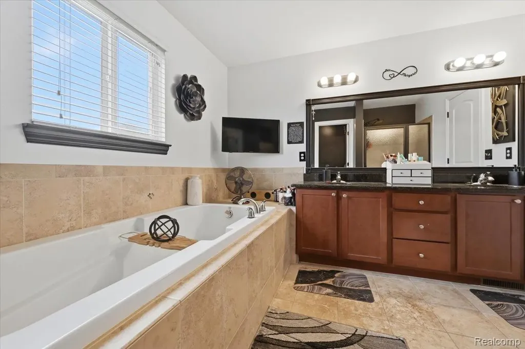 8131 Peninsula Circle Grand Blanc City MI 48439