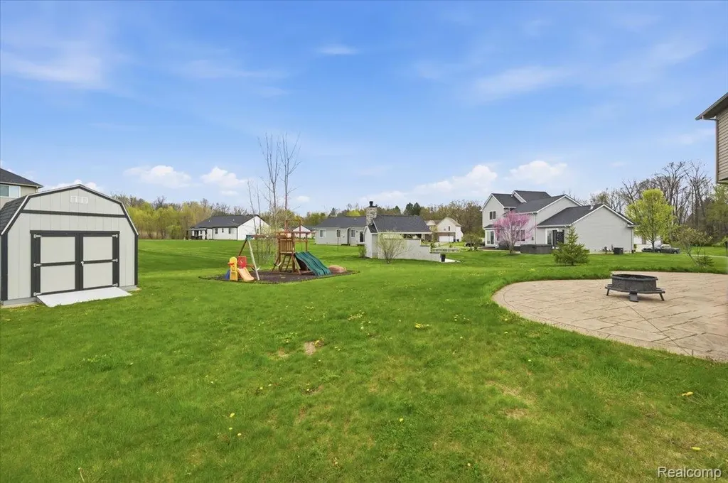 8131 Peninsula Circle Grand Blanc City MI 48439