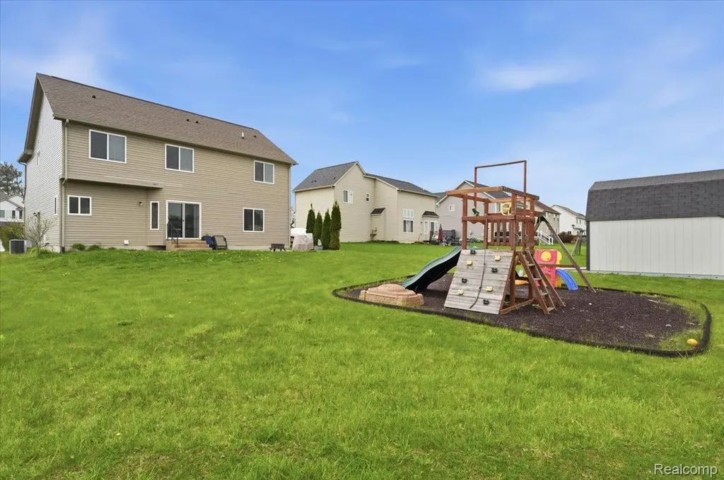 8131 Peninsula Circle Grand Blanc City MI 48439