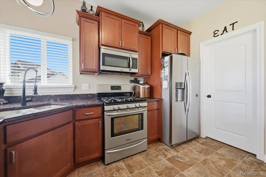 8131 Peninsula Circle Grand Blanc City MI 48439