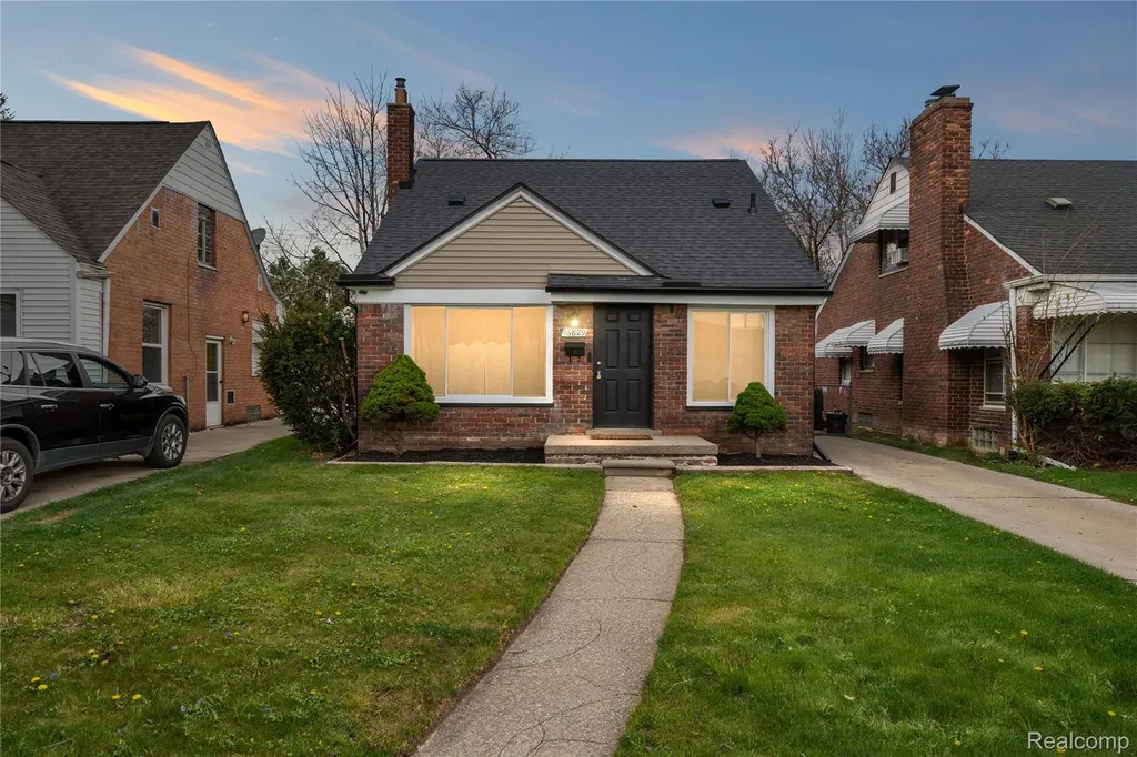 16829 Stricker Avenue Eastpointe City MI 48021