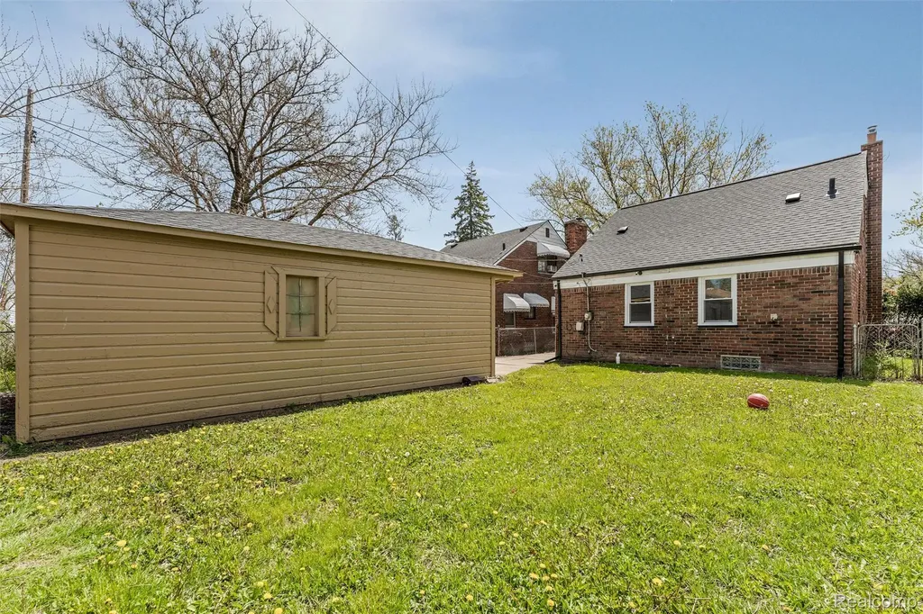 16829 Stricker Avenue Eastpointe City MI 48021