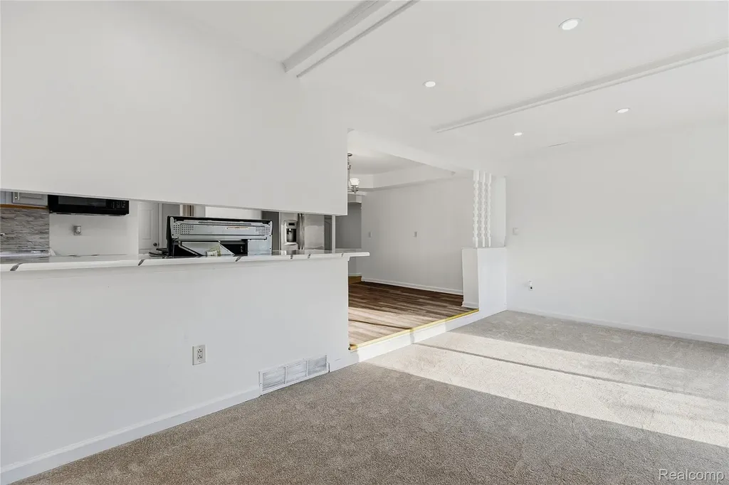 35074 Lana Lane Sterling Heights City MI 48312