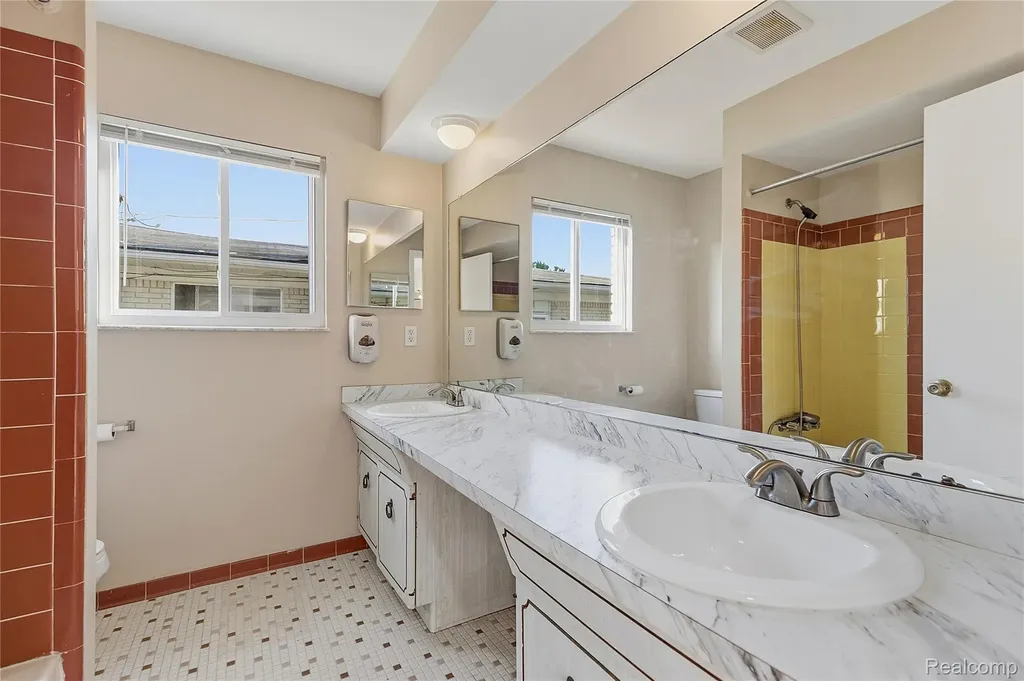 35074 Lana Lane Sterling Heights City MI 48312