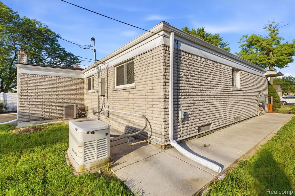 35074 Lana Lane Sterling Heights City MI 48312