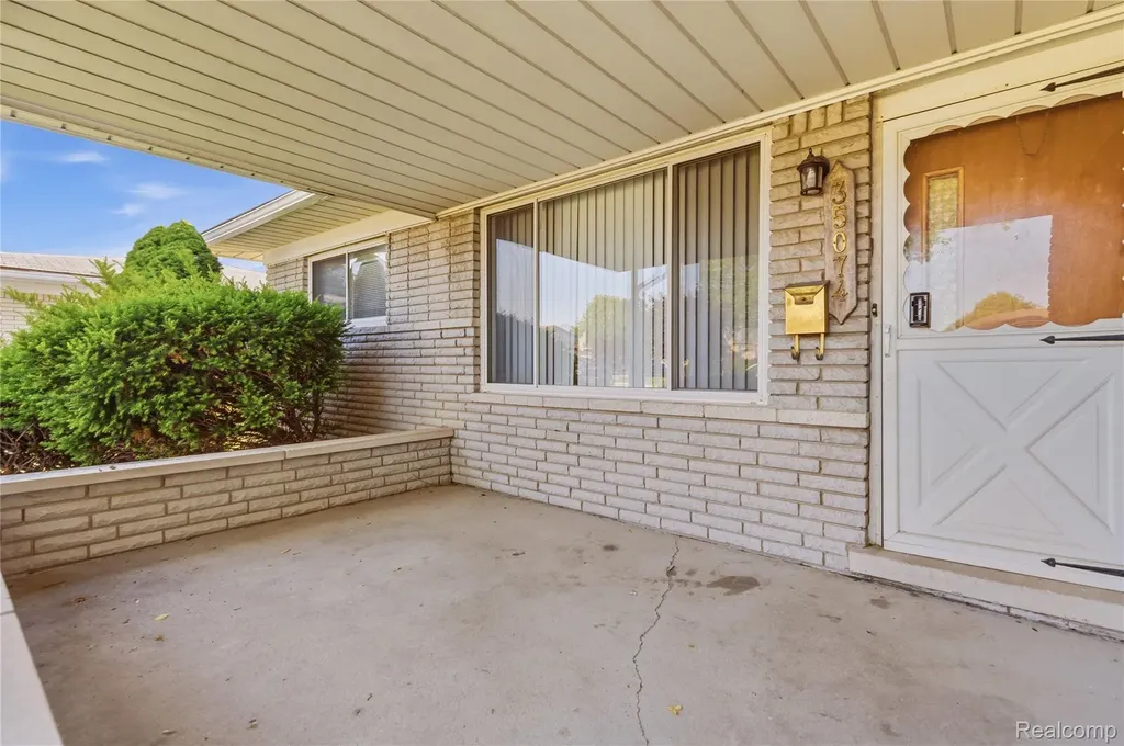 35074 Lana Lane Sterling Heights City MI 48312