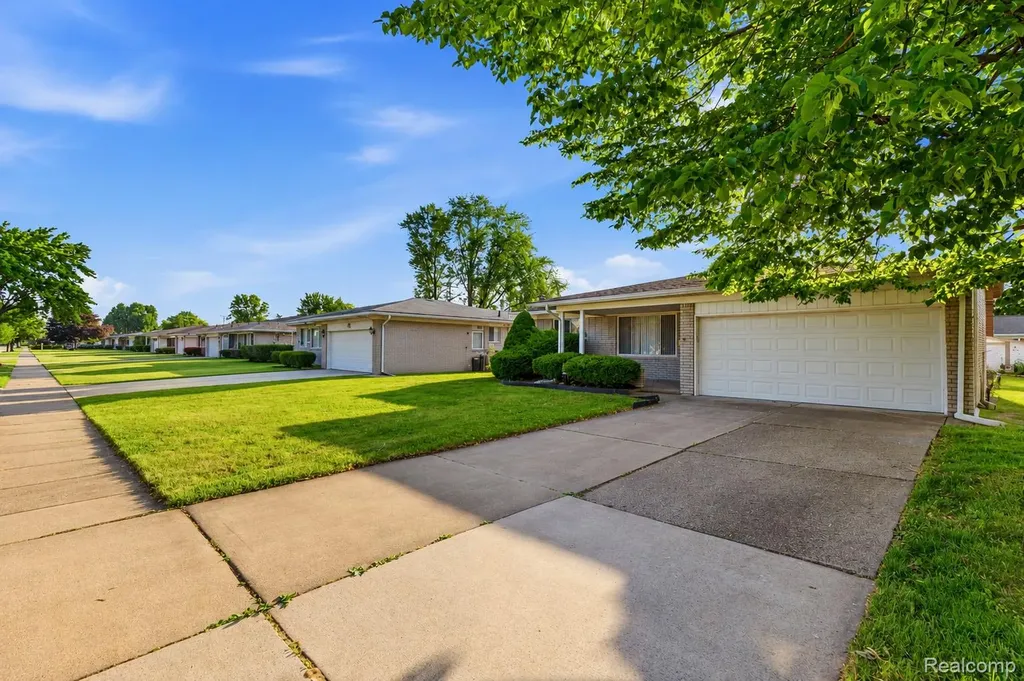 35074 Lana Lane Sterling Heights City MI 48312